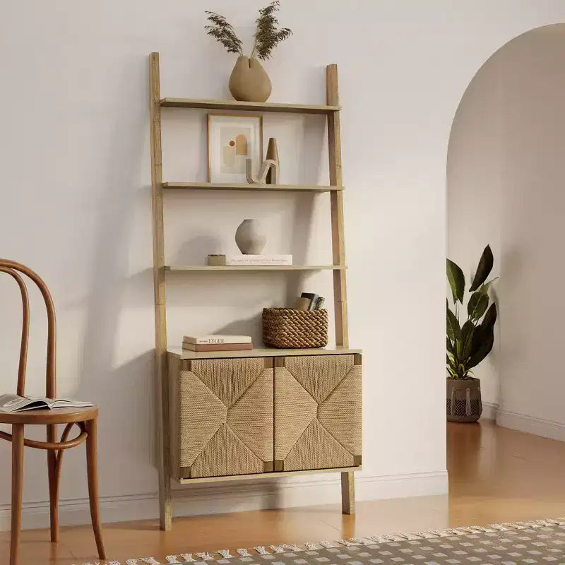 Estantería alta de escalera de 71 pulgadas con armario, estantería estilo etagere de 4 niveles con almacenamiento de 2 puertas para sala de estar, oficina en casa, dormitorio, color marrón