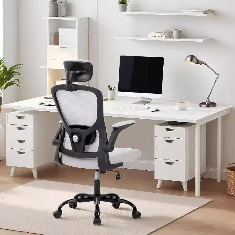 Silla de oficina ergonómica de alto gris con reposacabezas y soporte lumbar ajustables - Apoyabrazos abatibles, silla de malla con ruedas para oficina en casa, estudio, dormitorio