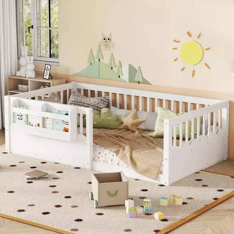 Cama Montessori de madera para niños, tamaño individual/matrimonial/king, con valla elevada y estantería, diseño de perfil bajo
