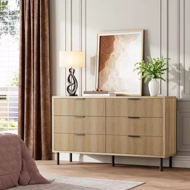 Cómoda moderna de madera acanalada - 6 cajones amplios - Diseño antivuelco y patas de metal - Tiradores elegantes - Perfecta para dormitorio, sala de estar