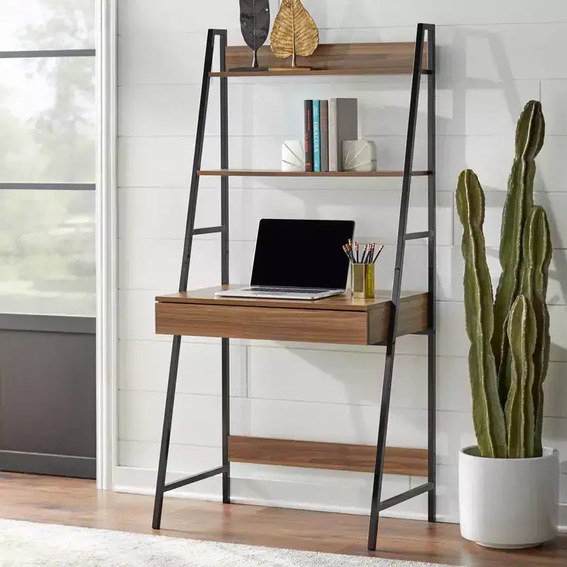 Escritorio y estantería Denton Ladder de 2 piezas Nogal/Negro: Escritorio de estantería inclinada con almacenamiento abierto, MDF y estructura metálica