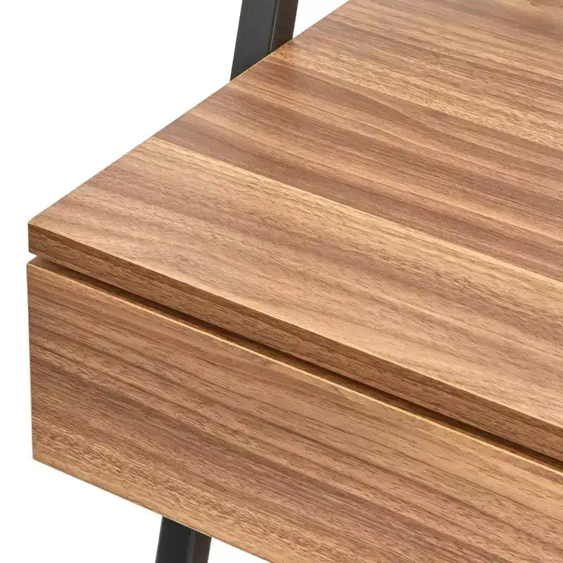 Escritorio y estantería Denton Ladder de 2 piezas Nogal/Negro: Escritorio de estantería inclinada con almacenamiento abierto, MDF y estructura metálica