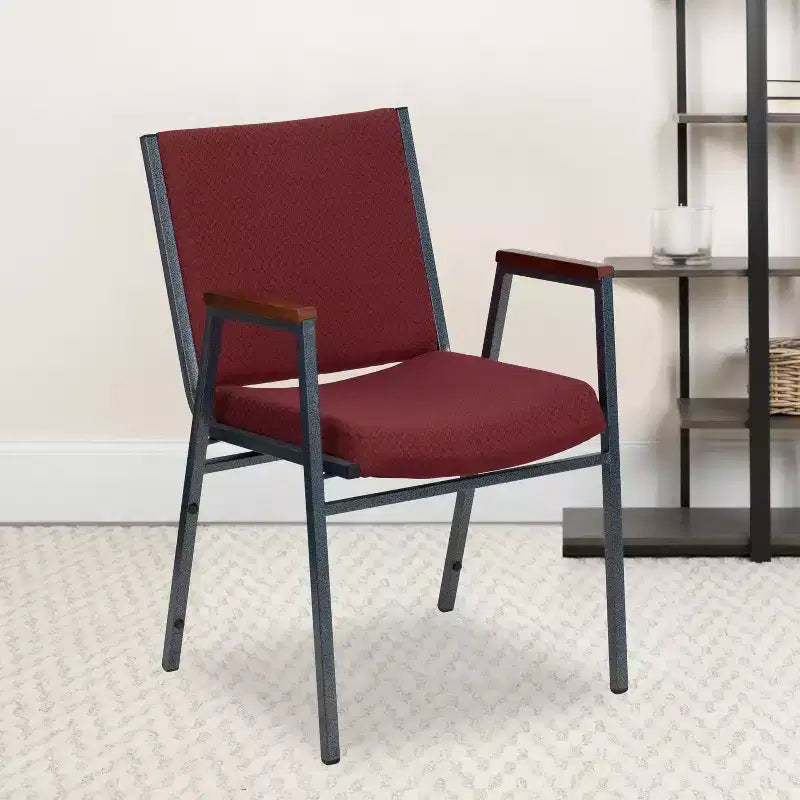 Silla apilable de alta resistencia con brazos de la serie HERCULES