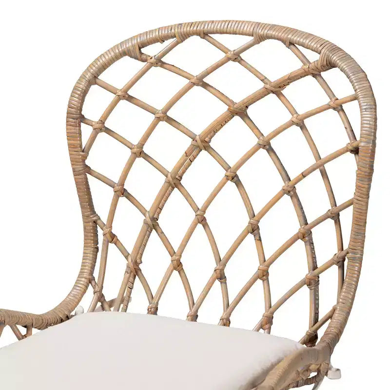 Conjunto de sillas de comedor de ratán y metal de estilo bohemio moderno Sabelle de bali & pari