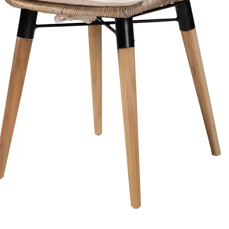 Conjunto de sillas de comedor de ratán y metal de estilo bohemio moderno Sabelle de bali & pari