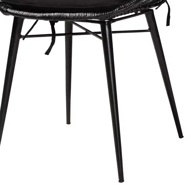 Conjunto de sillas de comedor de ratán y metal de estilo bohemio moderno Sabelle de bali & pari